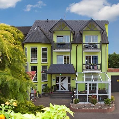 Moselhotel Weinhaus Simon 'Sauna'Restaurant'Eladesaeule Винтрих Екстериор снимка