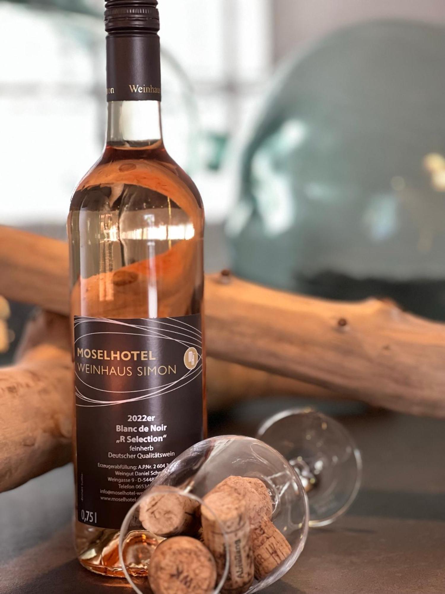 Moselhotel Weinhaus Simon 'Sauna'Restaurant'Eladesaeule Винтрих Екстериор снимка