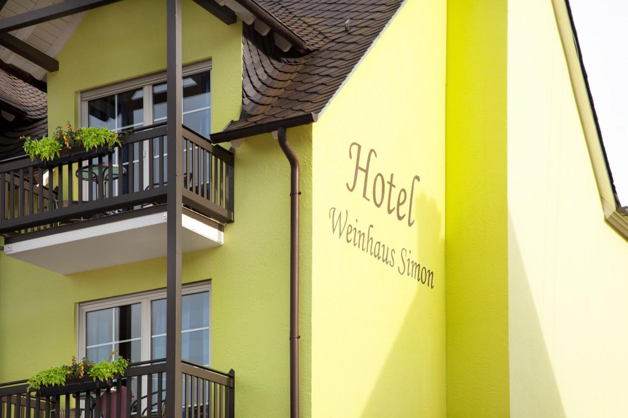 Moselhotel Weinhaus Simon 'Sauna'Restaurant'Eladesaeule Винтрих Екстериор снимка