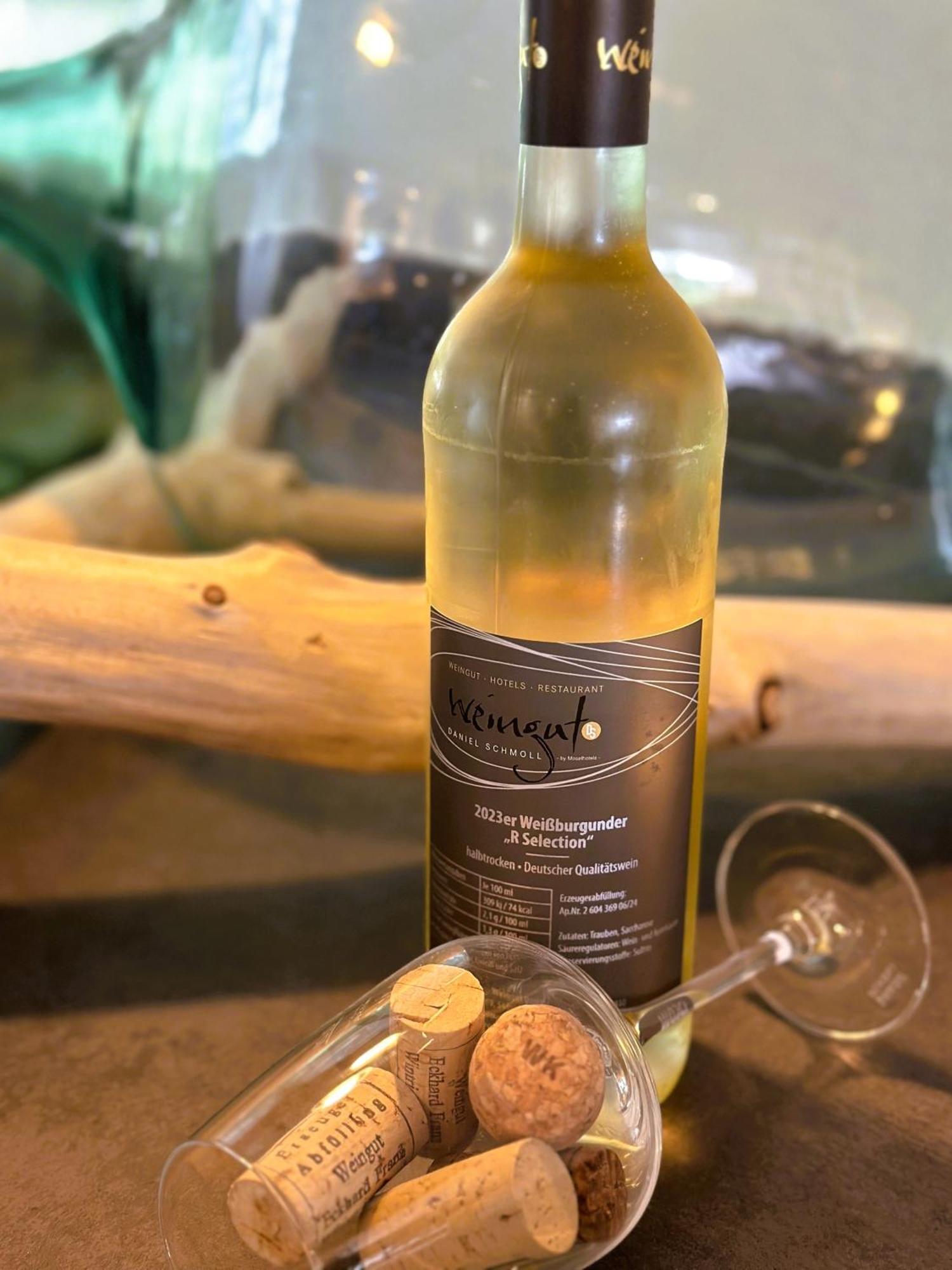 Moselhotel Weinhaus Simon 'Sauna'Restaurant'Eladesaeule Винтрих Екстериор снимка
