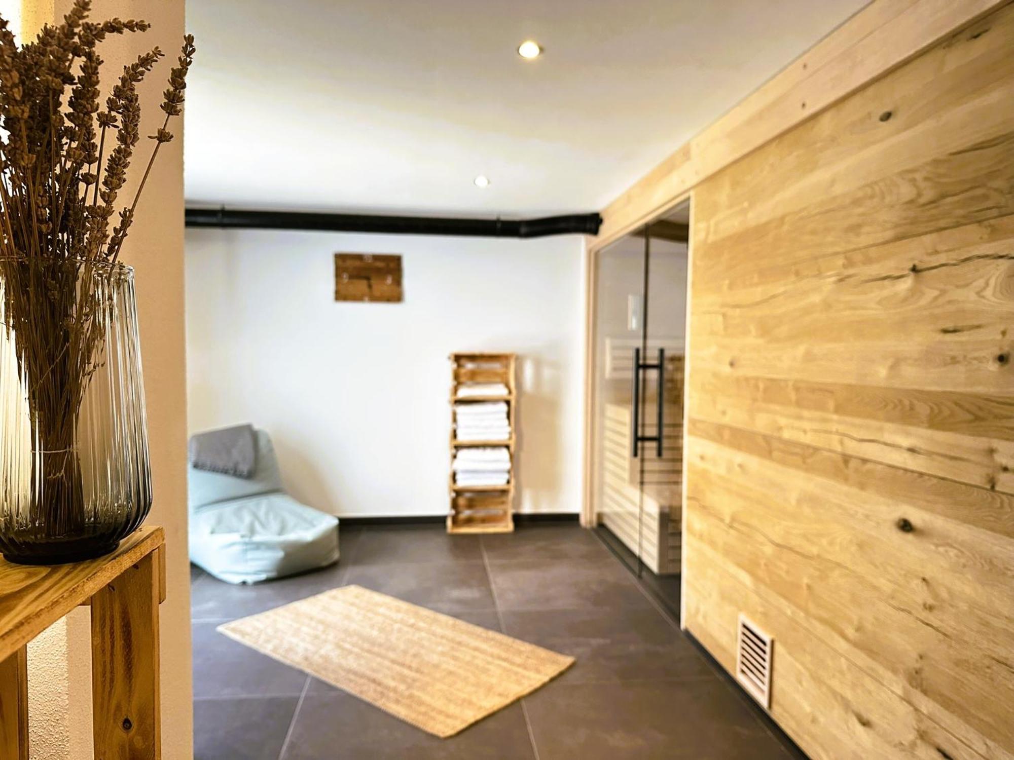 Moselhotel Weinhaus Simon 'Sauna'Restaurant'Eladesaeule Винтрих Екстериор снимка