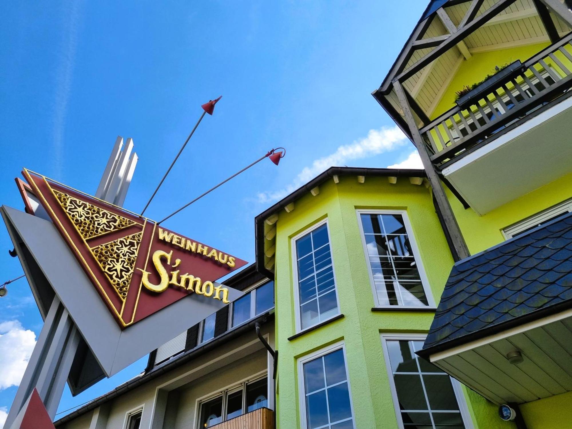 Moselhotel Weinhaus Simon 'Sauna'Restaurant'Eladesaeule Винтрих Екстериор снимка