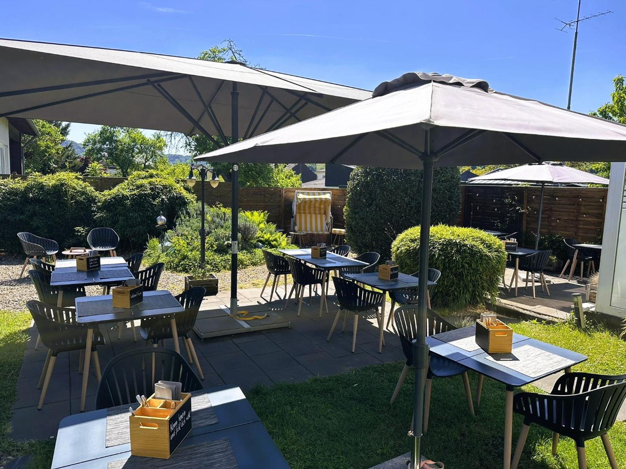 Moselhotel Weinhaus Simon 'Sauna'Restaurant'Eladesaeule Винтрих Екстериор снимка