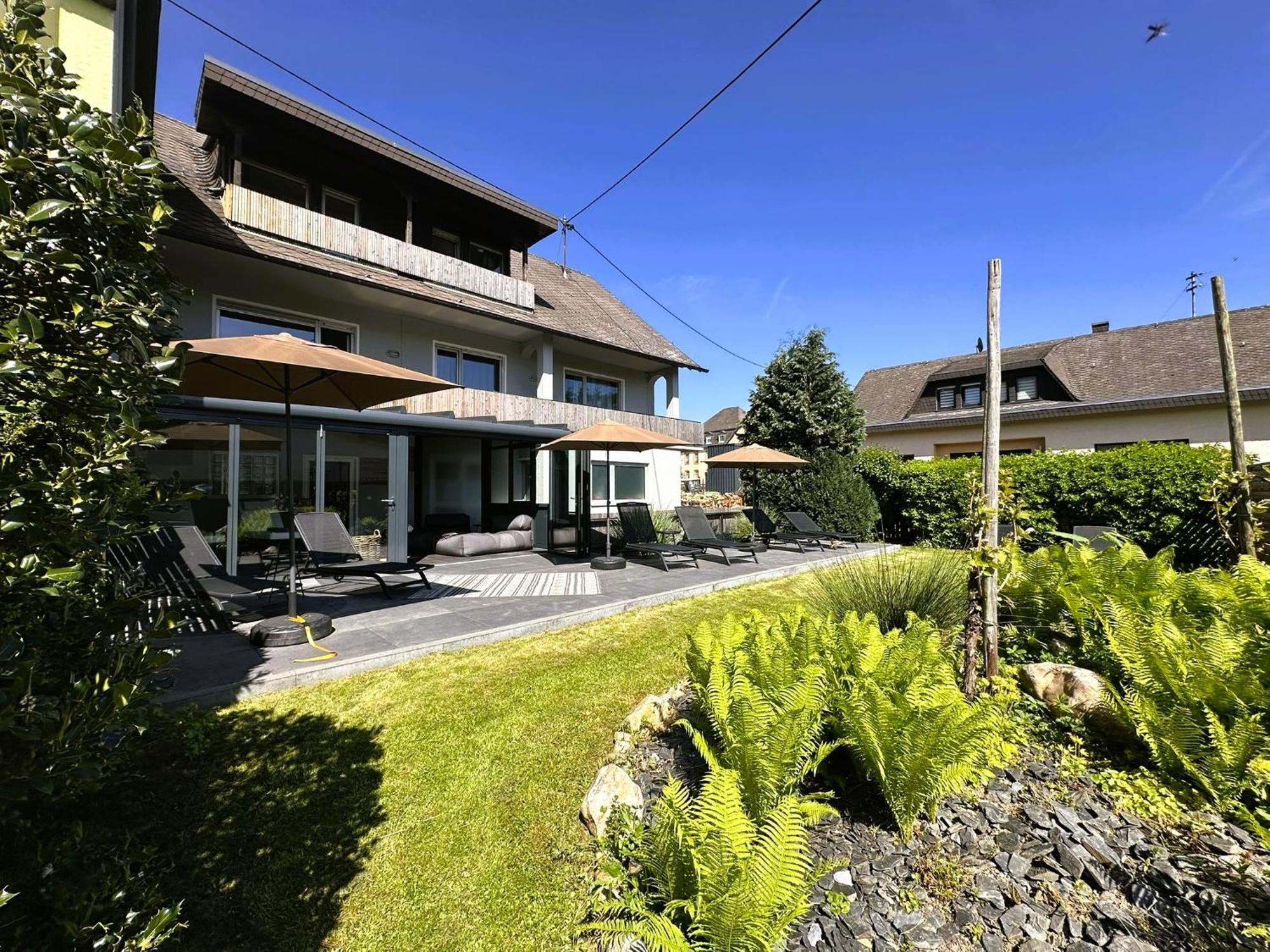 Moselhotel Weinhaus Simon 'Sauna'Restaurant'Eladesaeule Винтрих Екстериор снимка