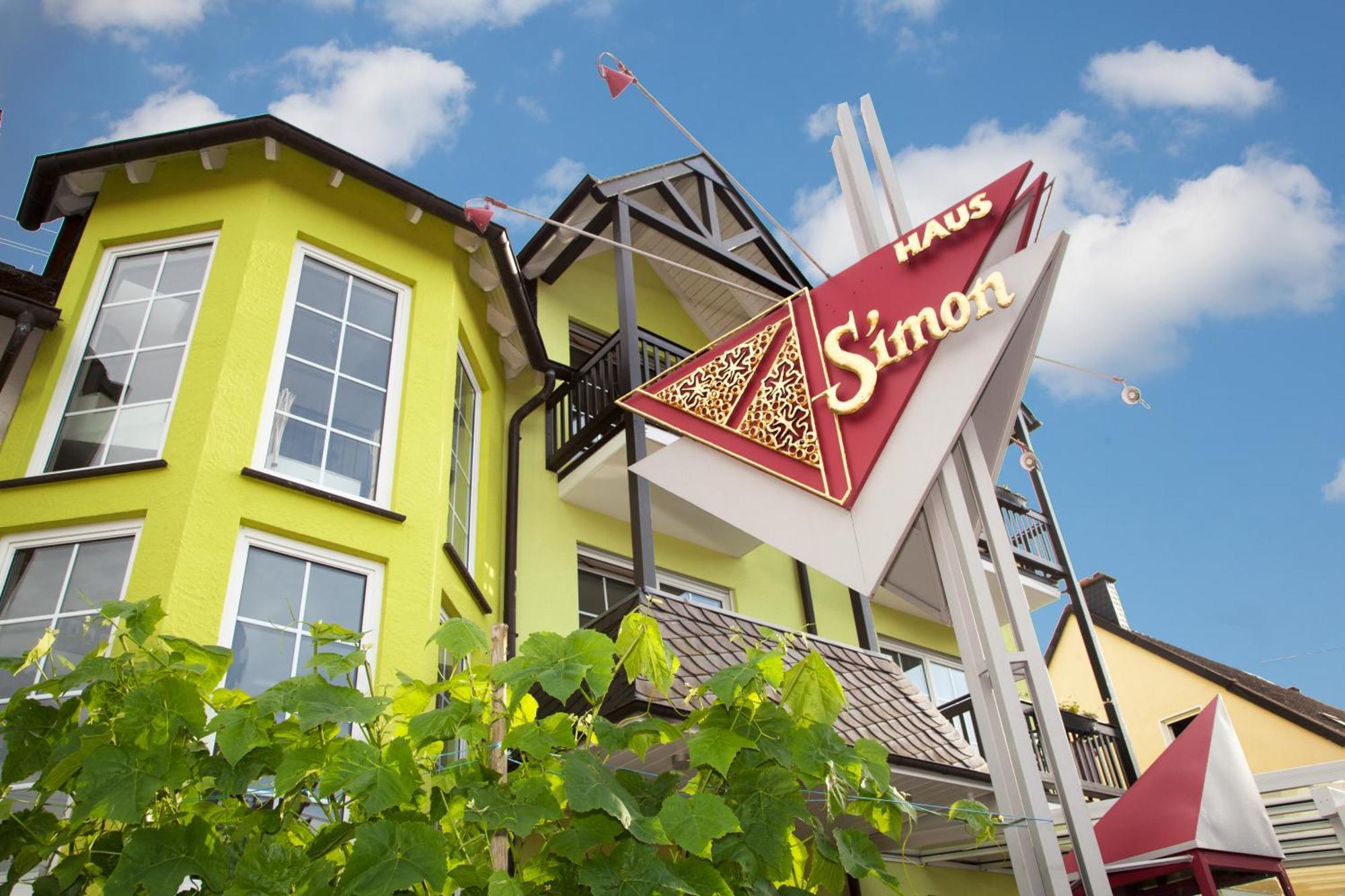 Moselhotel Weinhaus Simon 'Sauna'Restaurant'Eladesaeule Винтрих Екстериор снимка